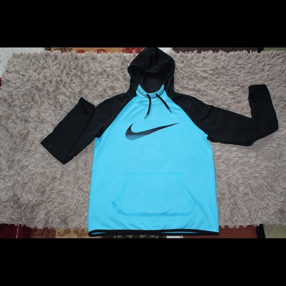 Women's Nike Therma Fit PULLOVER Hoodie